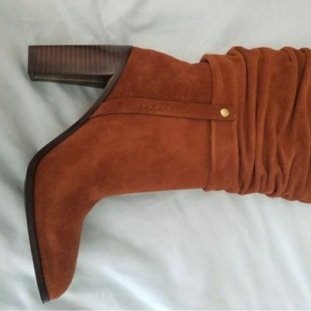 NIB Donald J. Pliner Tan Suede Slouch Heeled Boots in Chestnut, Size 9